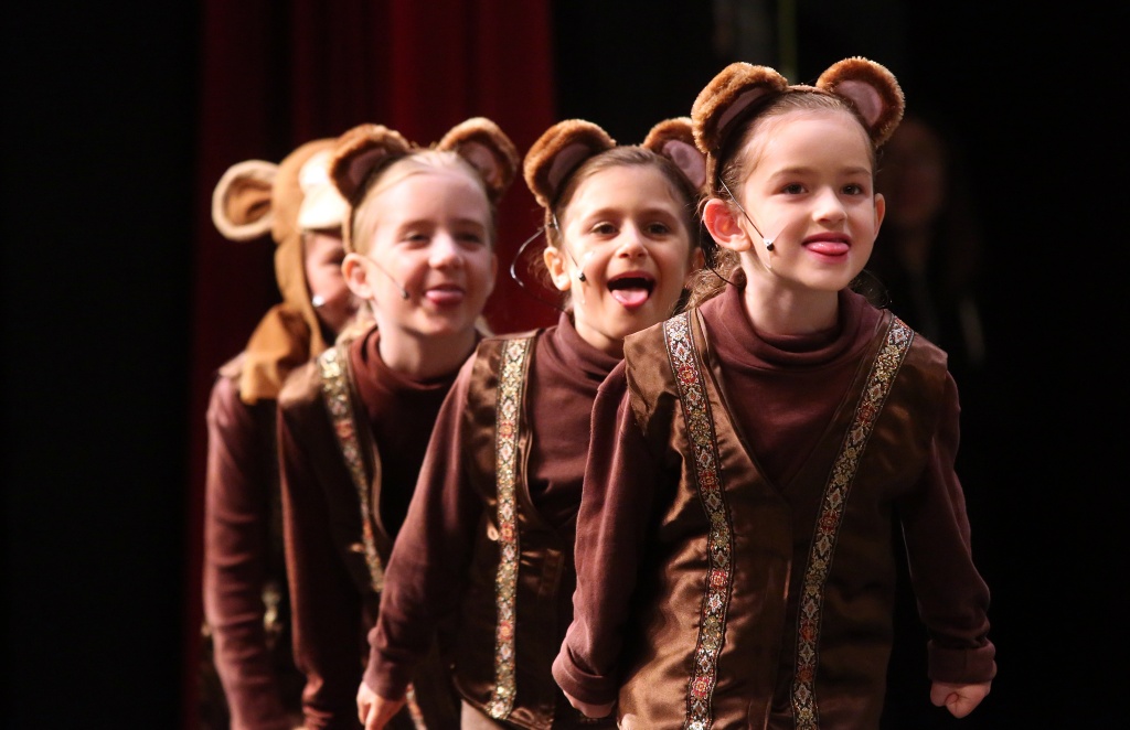 Cast members of the Jungle Book Kids